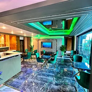 crowned-plus-hotel.istanbul-turkeyhotels.com/